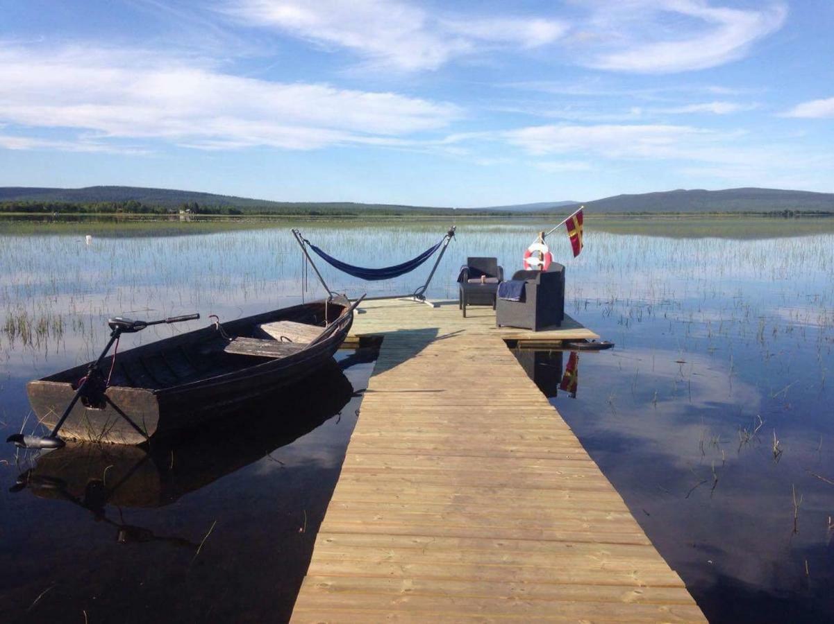 Camp Caroli Wooden Cabins Jukkasjärvi المظهر الخارجي الصورة